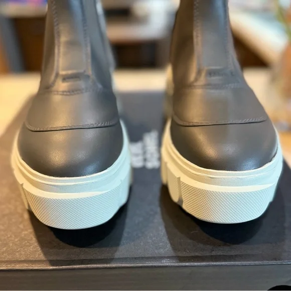 NEW Sorel Caribou Waterproof Leather WOMEN'S Platform CHELSEA BOOT In Jet/Pixel - Picture 4 of 15